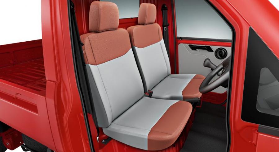 Интерьер Mahindra Jeeto 2015 года  (фото 2 из 3)